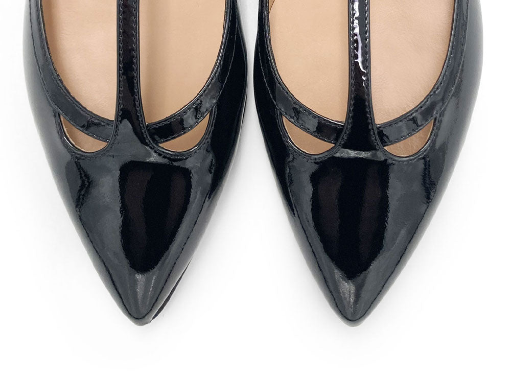 Ballerines pointues T-bar en cuir verni noir