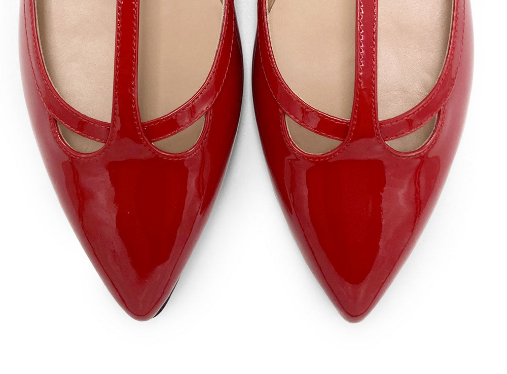 Ballerines pointues T-bar en cuir verni rouges