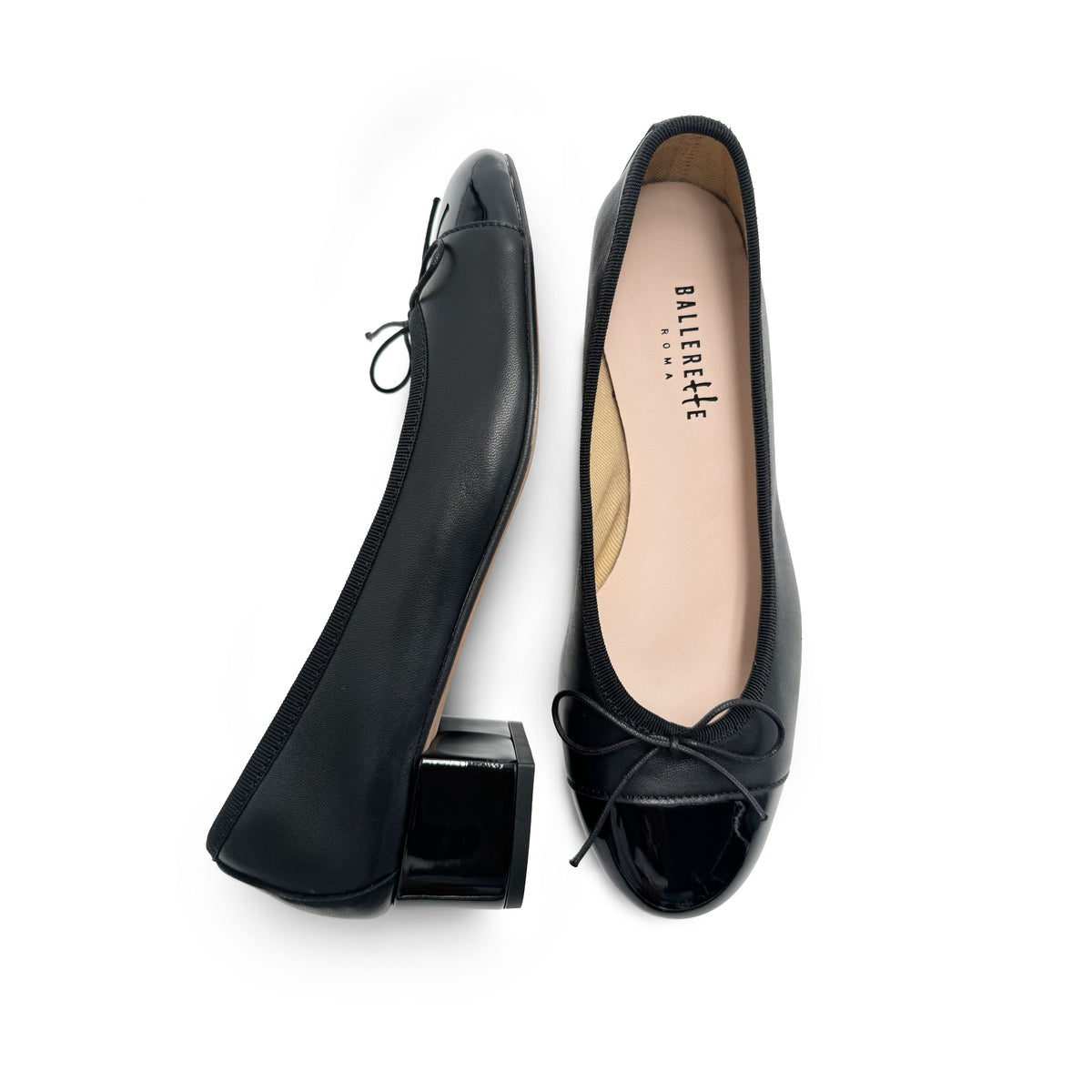 Ballerine nere in pelle con tacco alto e punta in vernice