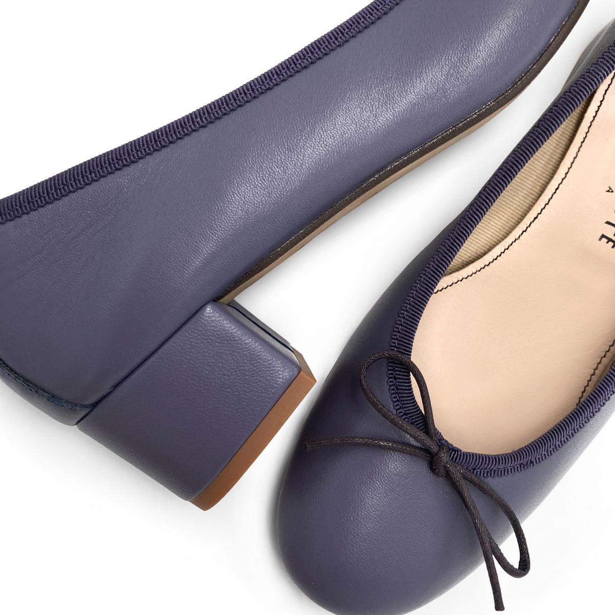 Weinrote Lederballerinas mit hohem Absatz