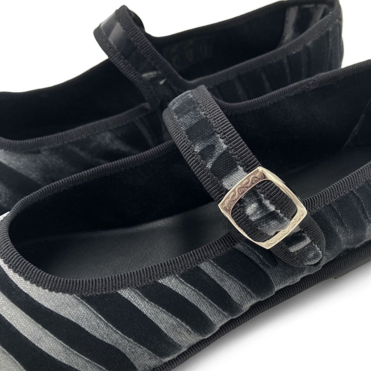 Ballerine Mary Jane friulane zebrate in velluto grigio