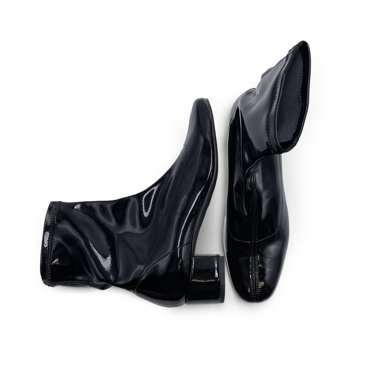 Stivaletti neri in vernice a calza elasticizzata