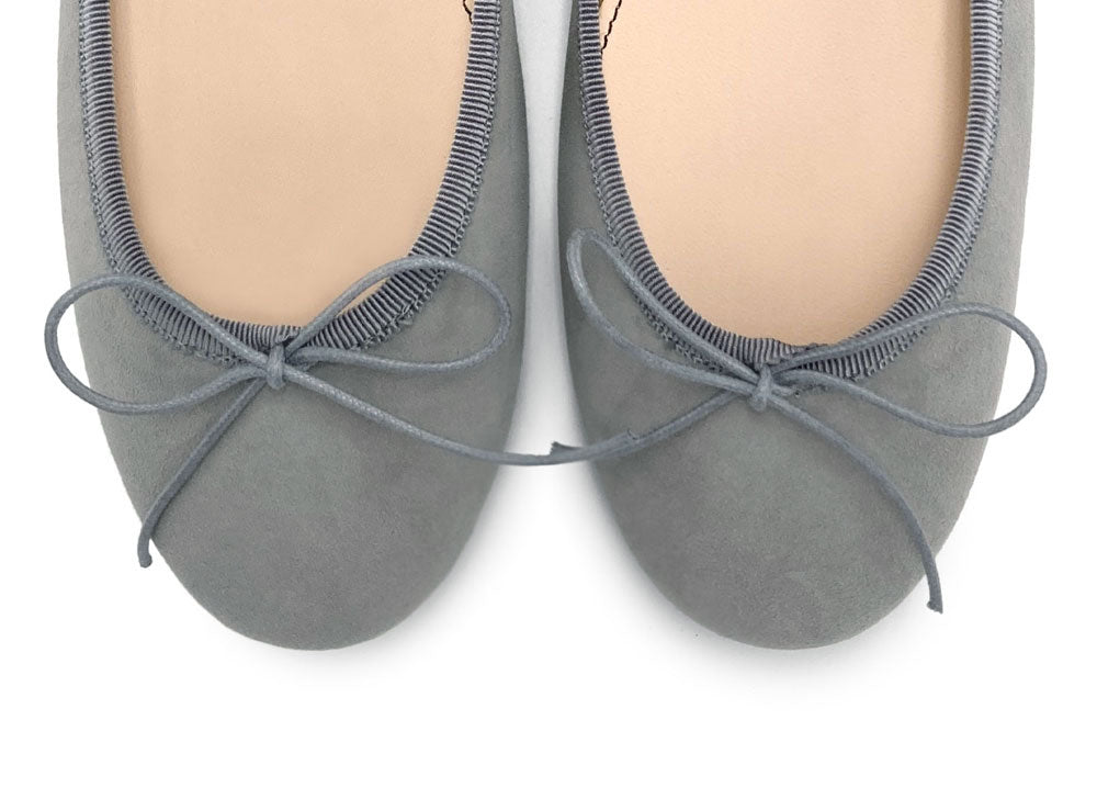 Ballerine grigie a punta tonda in camoscio