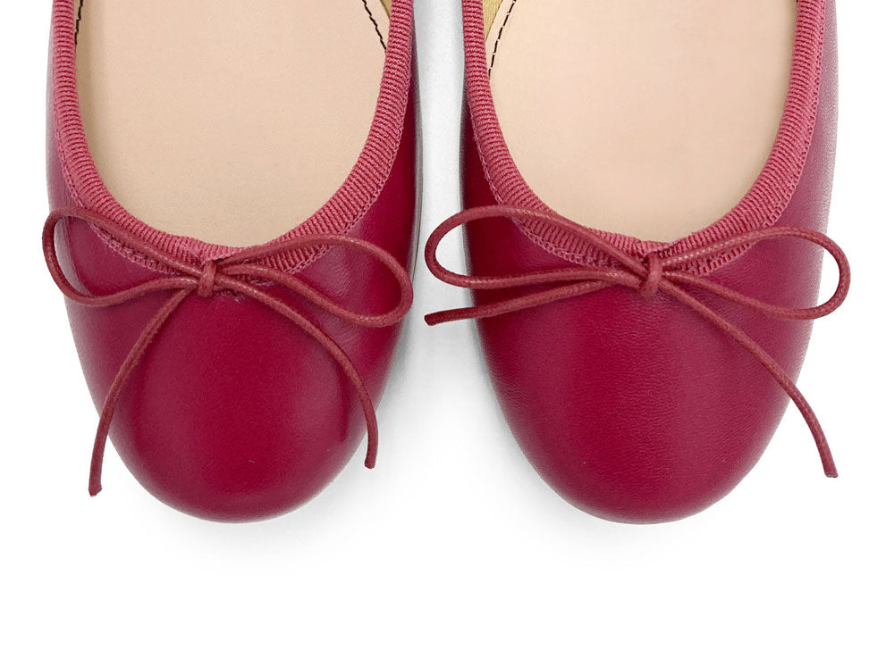 Pflaumenfarbene Lederballerinas