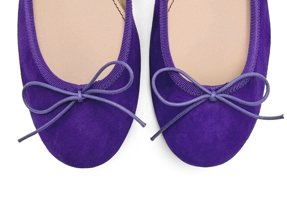 Lila Wildlederballerinas