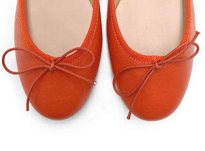 Kürbisfarbene Lederballerinas
