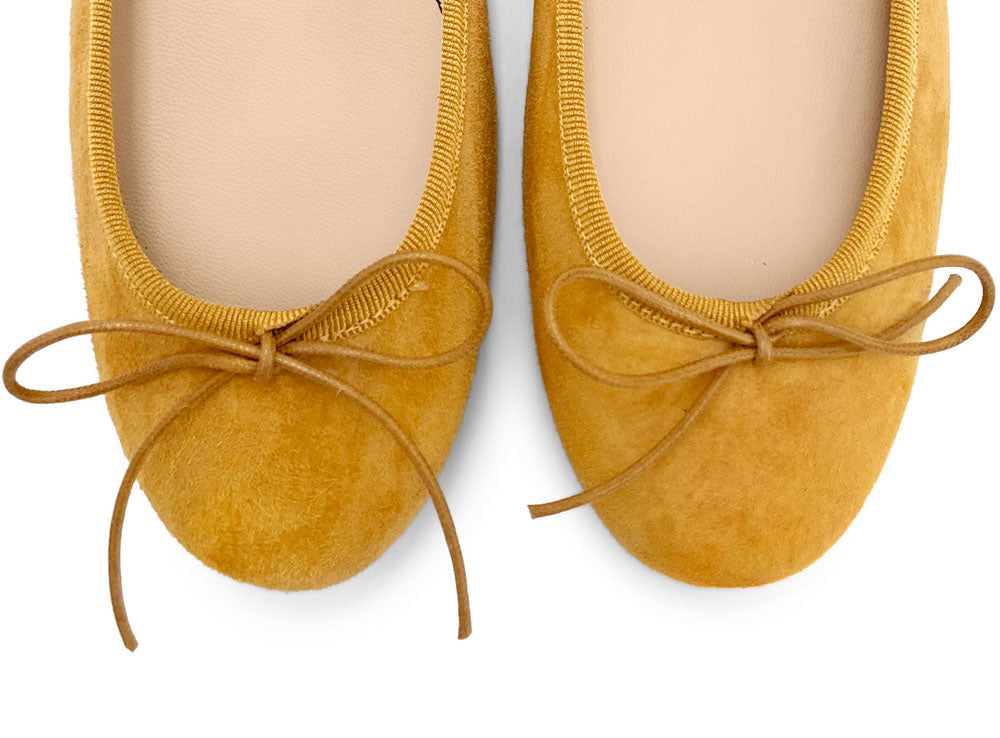 Senfgelbe Wildlederballerinas