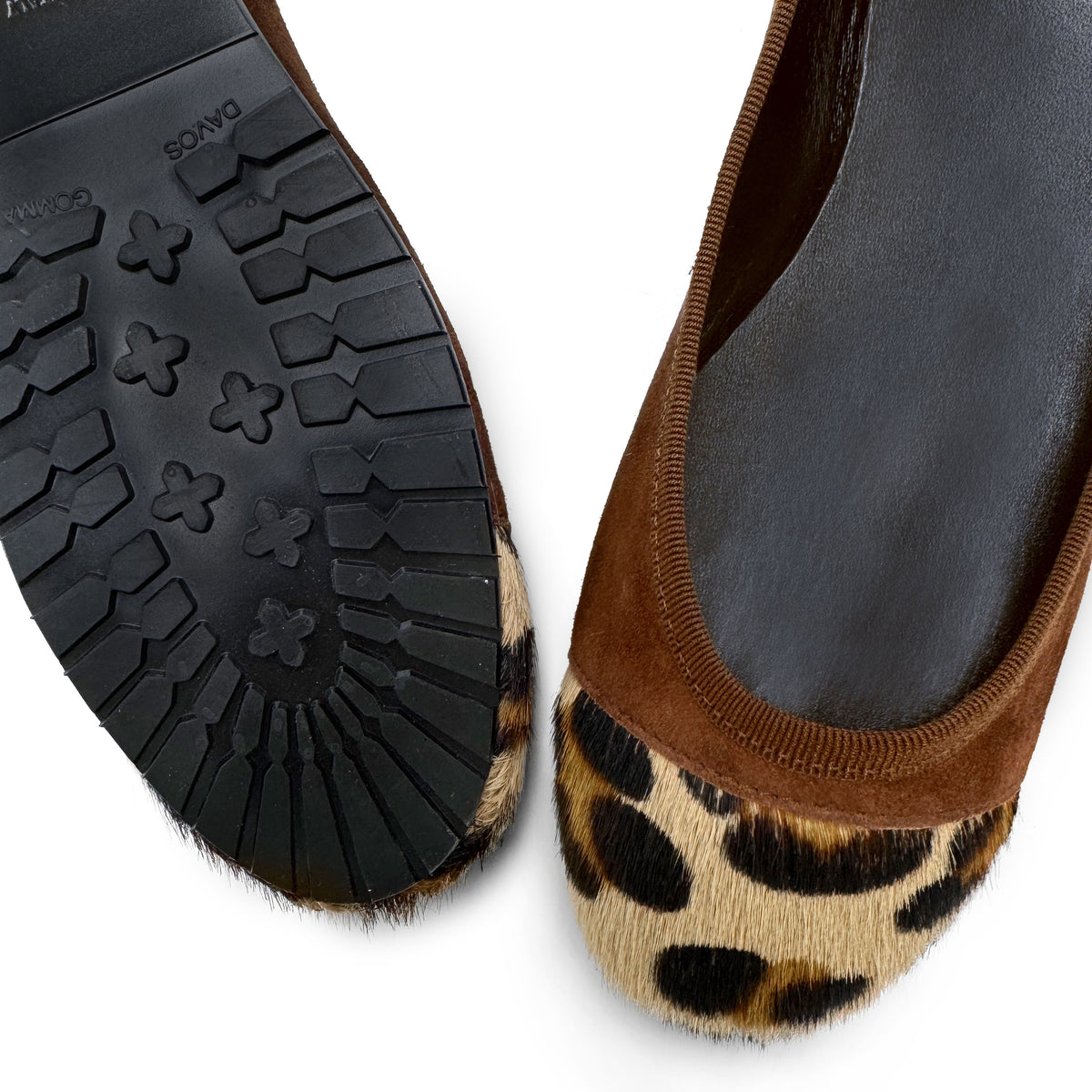 Braune Ballerinas aus Wildleder mit Spitze im gelfecktem Ponyfell