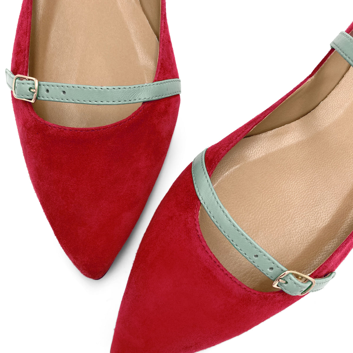 Ballerines pointues en daim rouge avec brides en vernis turquoise
