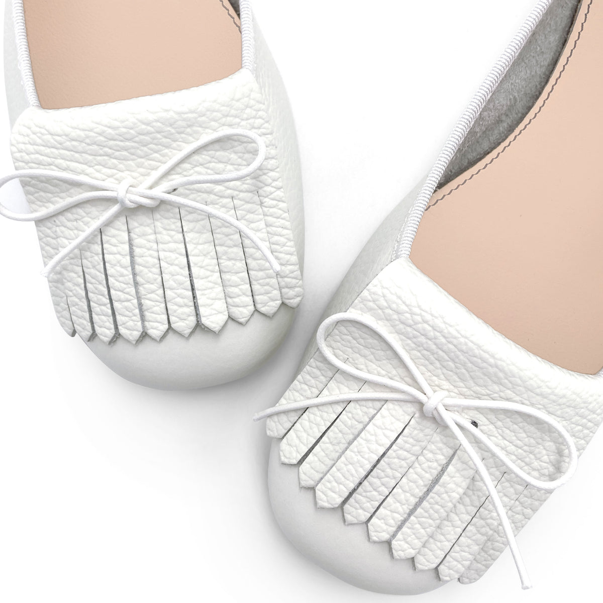 Mocasines de mujer blancos de piel con flecos
