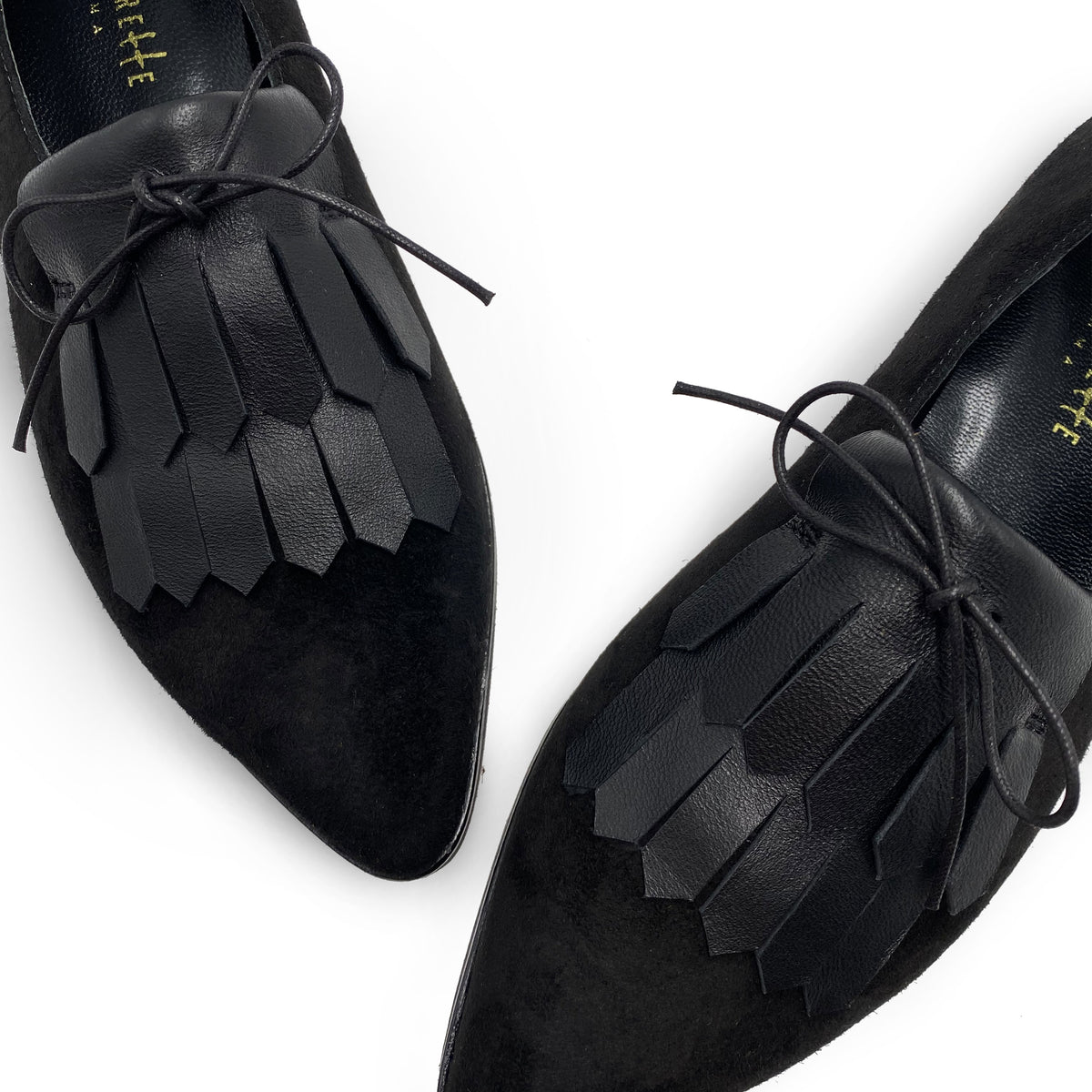 Brogues pour femmes en daim noir avec franges en cuir