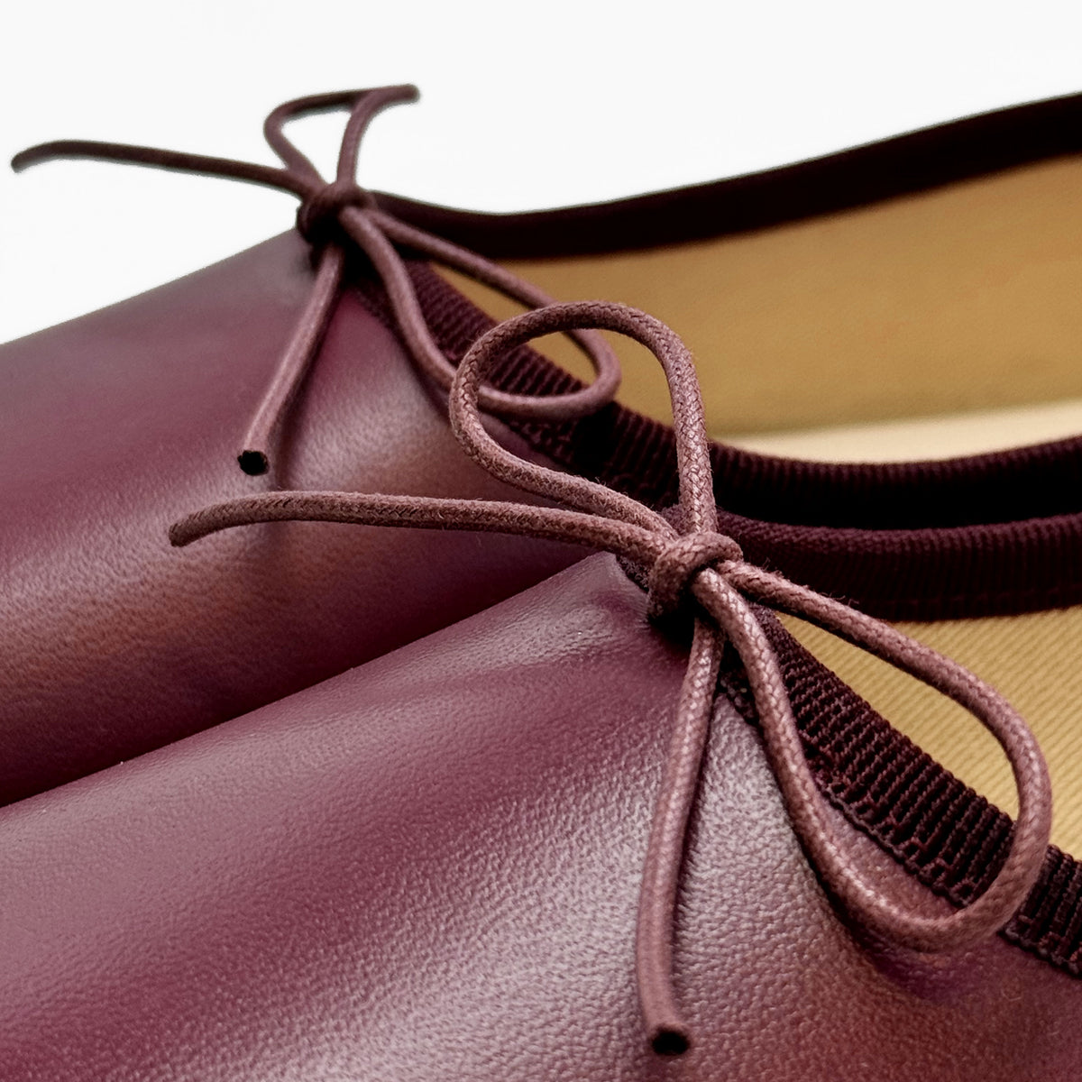 Zapatos "glove shoes" de cuero burdeos
