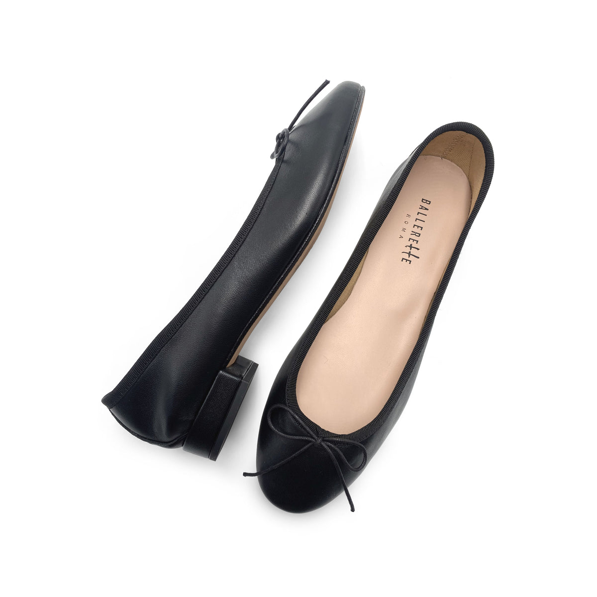 Schwarze Lederballerinas mit Absatz