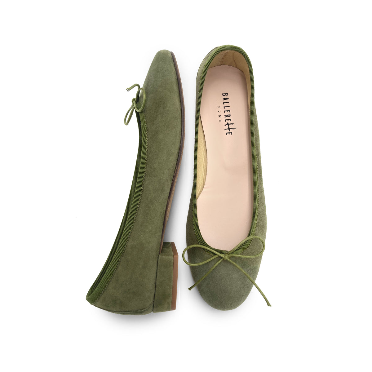 Ballerine verdi oliva con tacco in camoscio