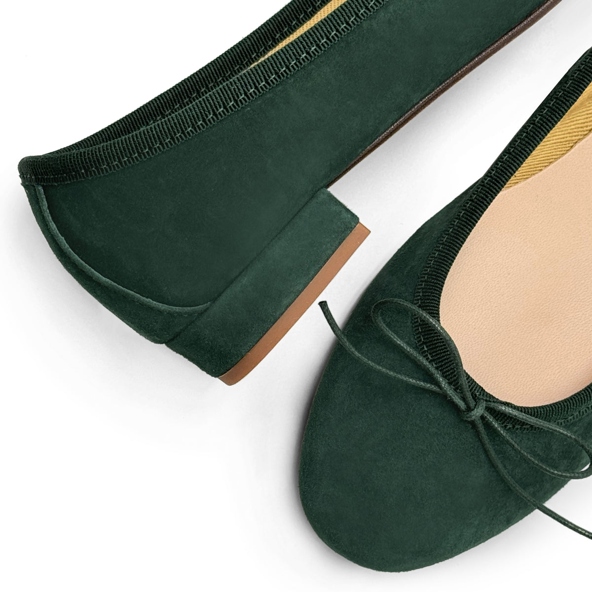 Bailarinas de ante verde botella con tacón