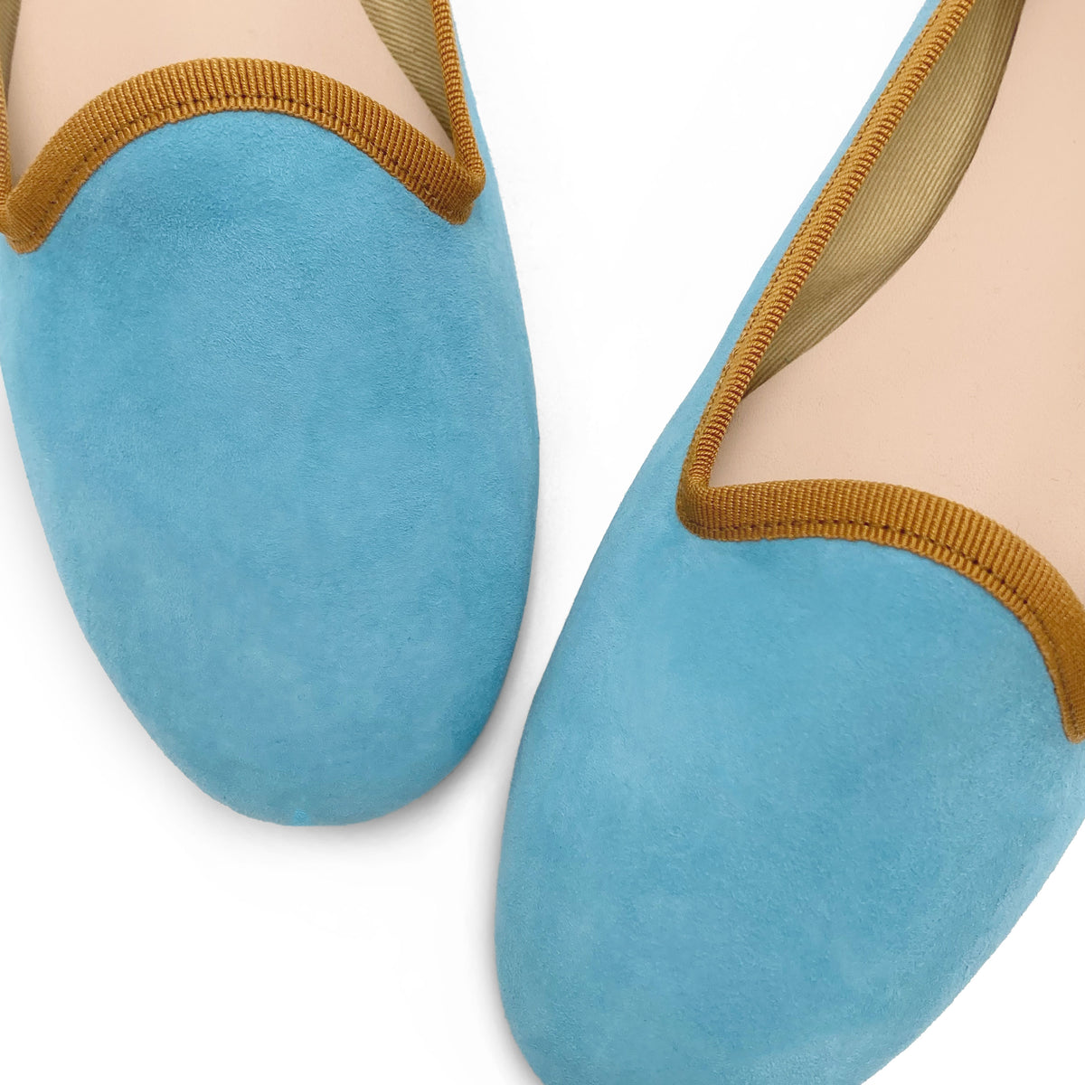 Slippers donna in camoscio celeste acqua e dettagli ocra