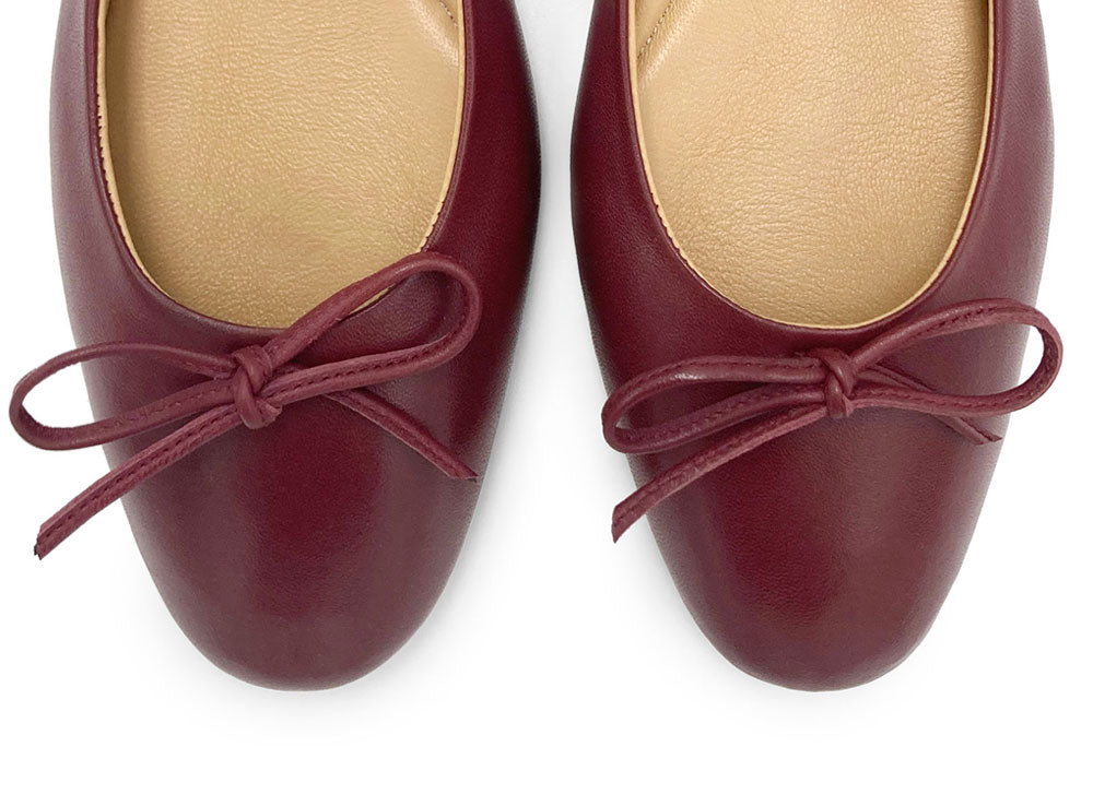 Bordeauxfarbene Sacchetto-Ballerinas aus Leder