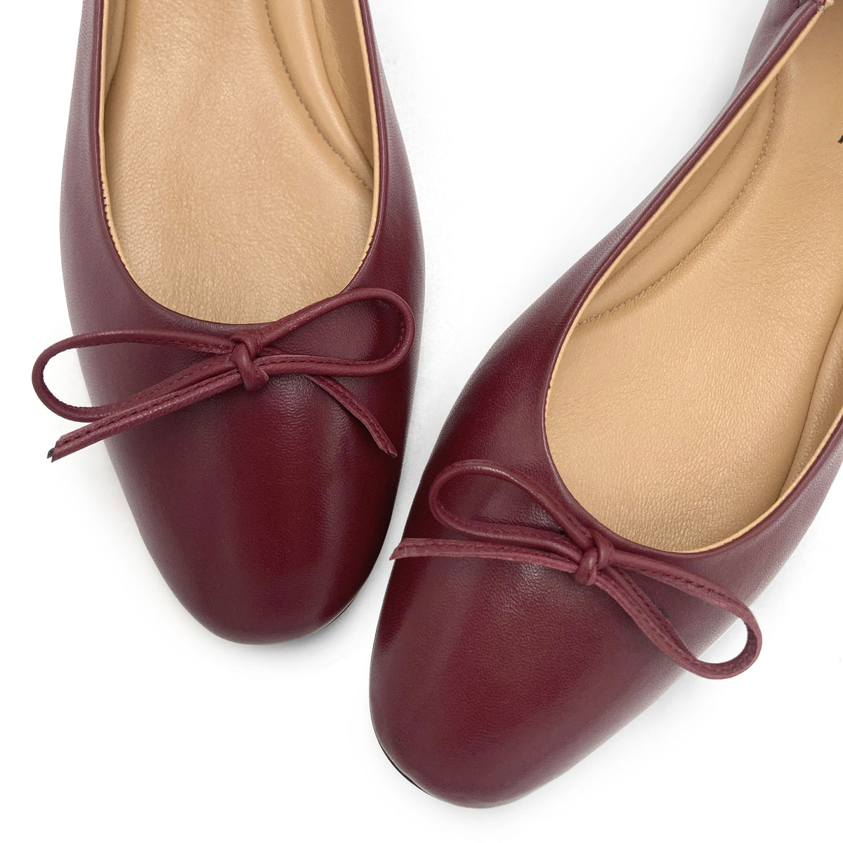 Bordeaux leather ballet flats with sacchetto construction