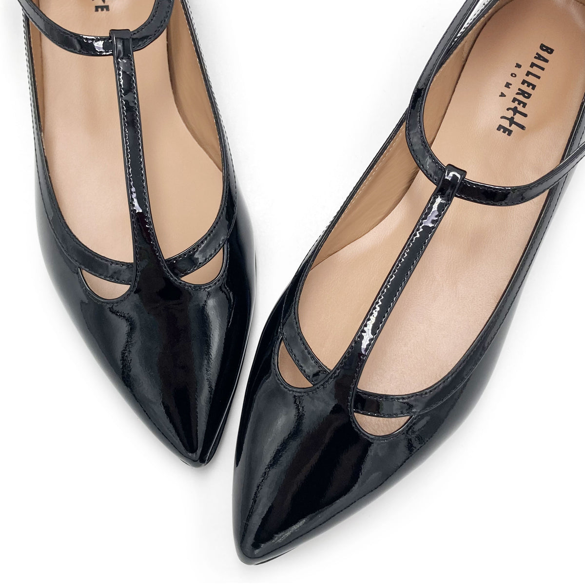 Ballerines pointues T-bar en cuir verni noir