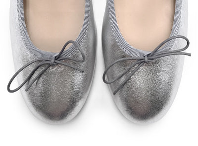 Silberbeschichtete Leder Ballerinas mit hohem Absatz