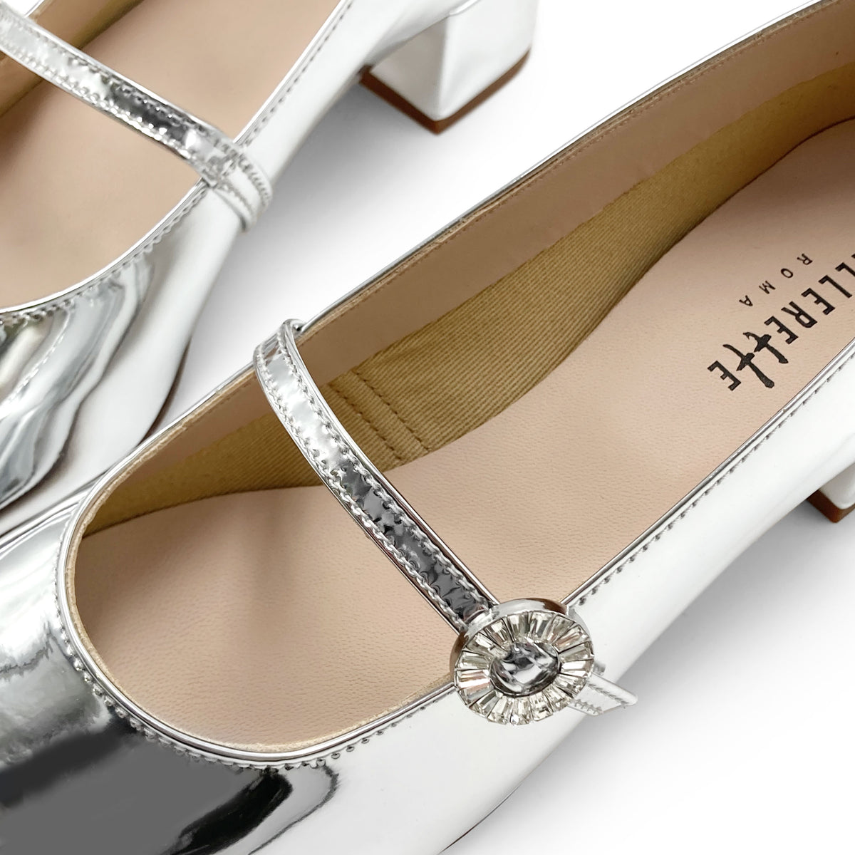 Spiegelnde-silberne Mary Jane Ballerinas mit Riemen und hohem Absatz