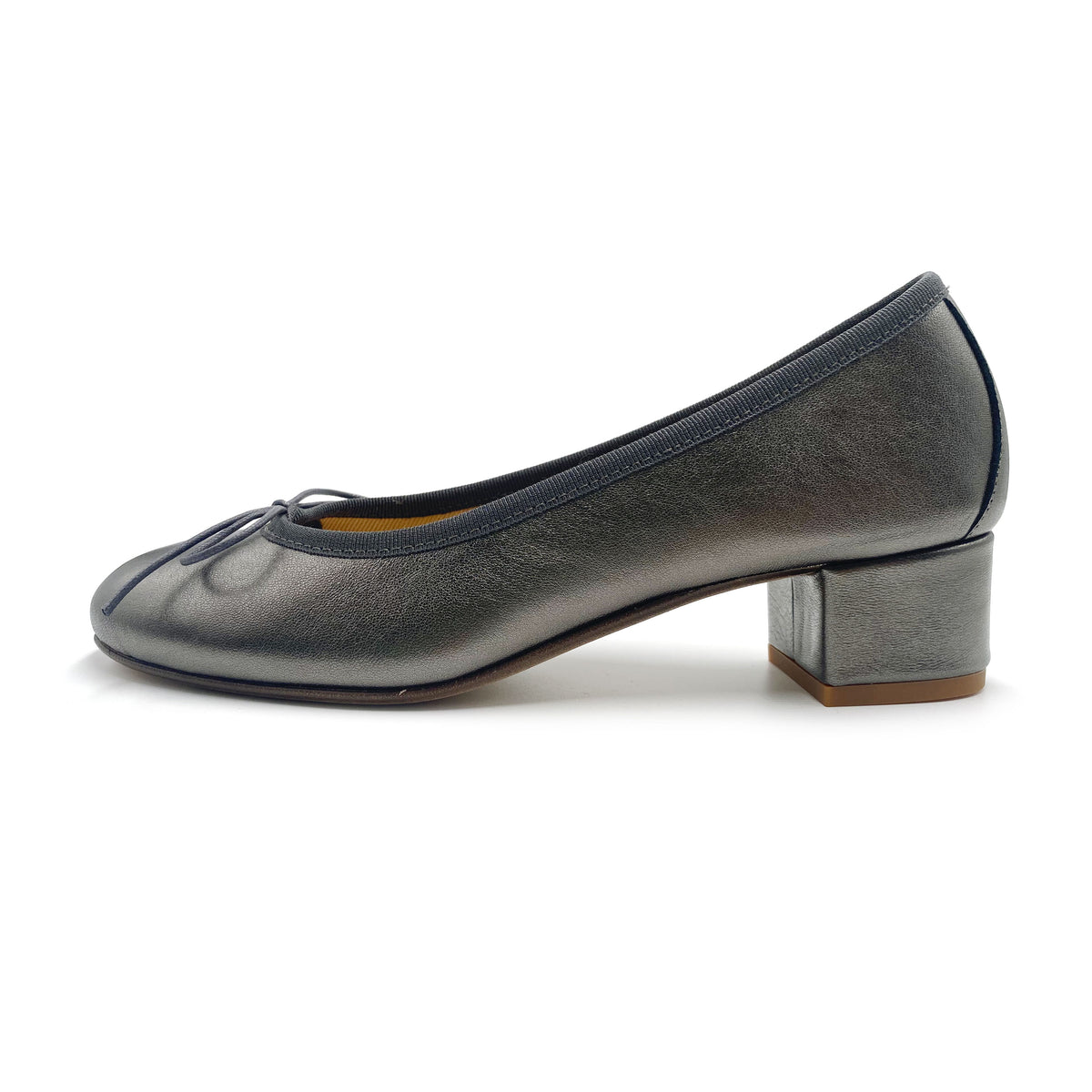 Stahllaminierte Leder Ballerinas mit hohem Absatz