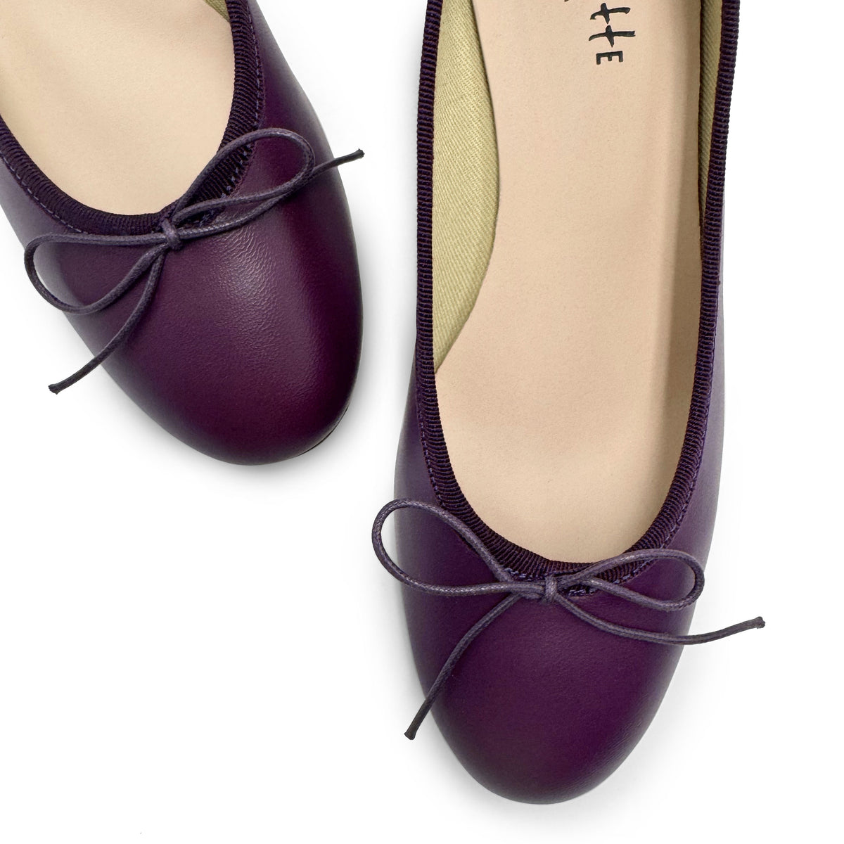 Lila Ballerinas aus Leder mit hohm absatz