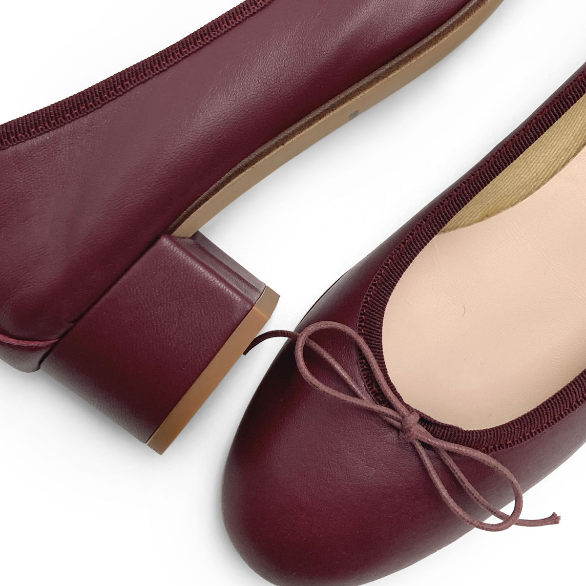 Burgunderrote Lederballerinas mit hohem Absatz