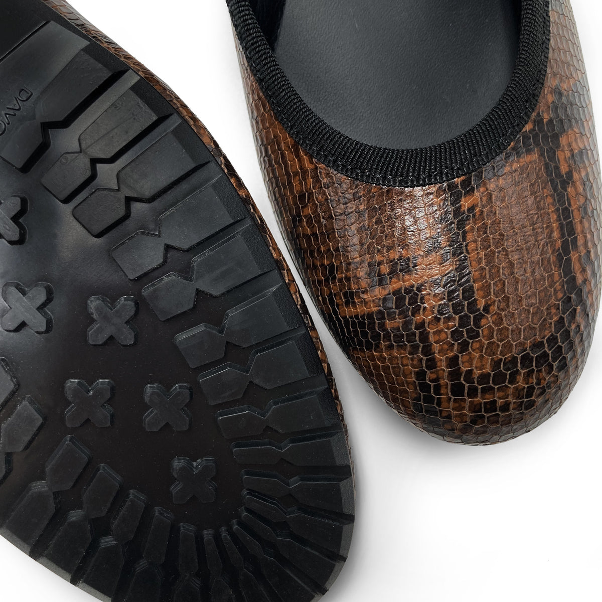 Ballerines en cuir imprimé animalier marron à talon haut  