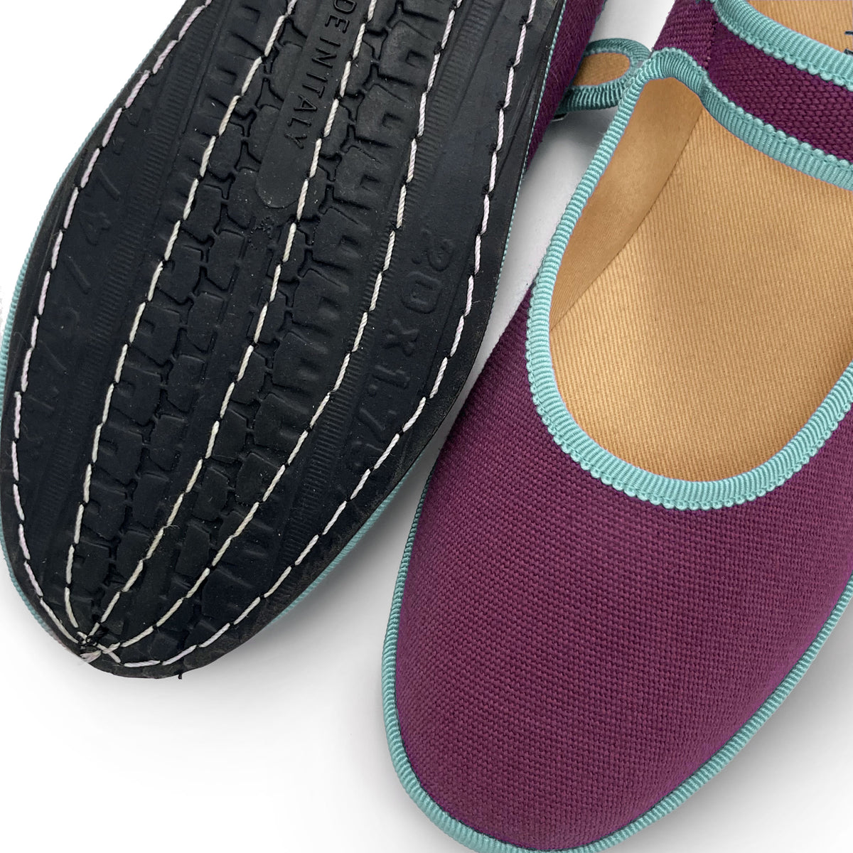 Mary Jane Friulane Ballerinas aus violettem Baumwollstoff mit himmelblauen Details