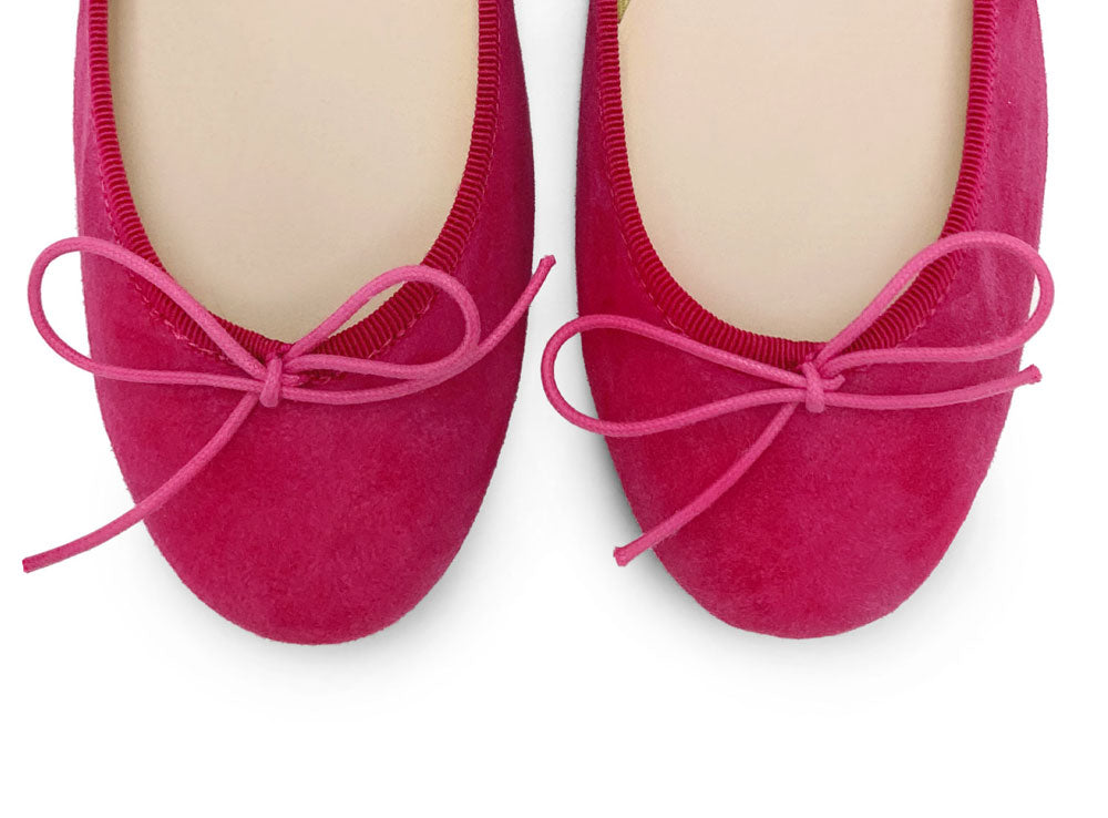 Pflaumenfarbene Wildlederballerinas