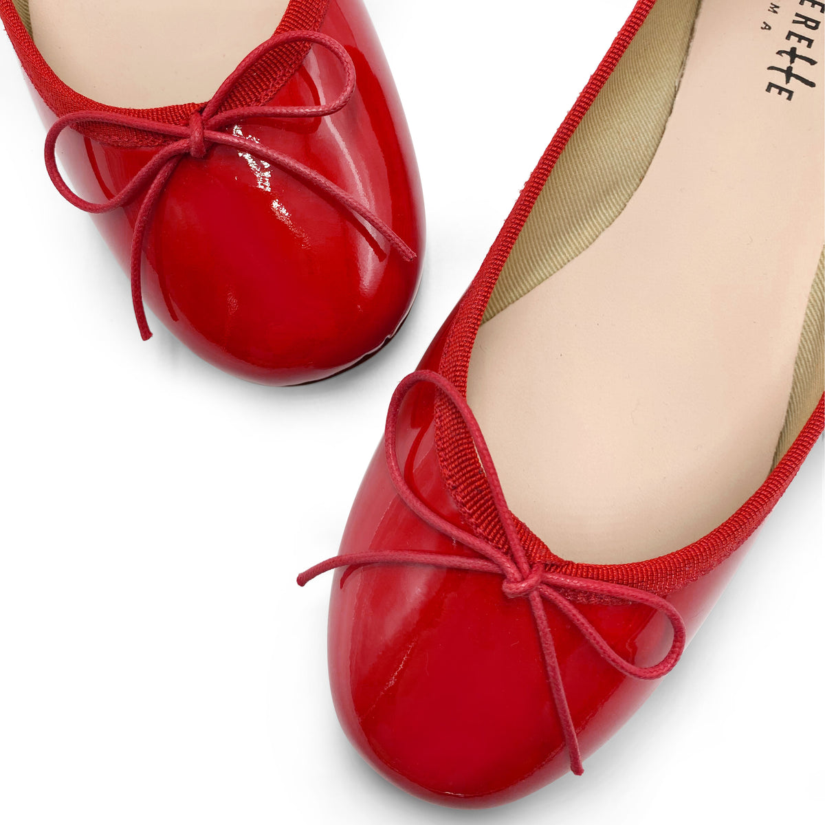 Ballerines en cuir verni rouge