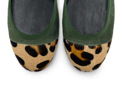 Grüne Ballerinas aus Wildleder mit Spitze in gelfecktem Ponyfell