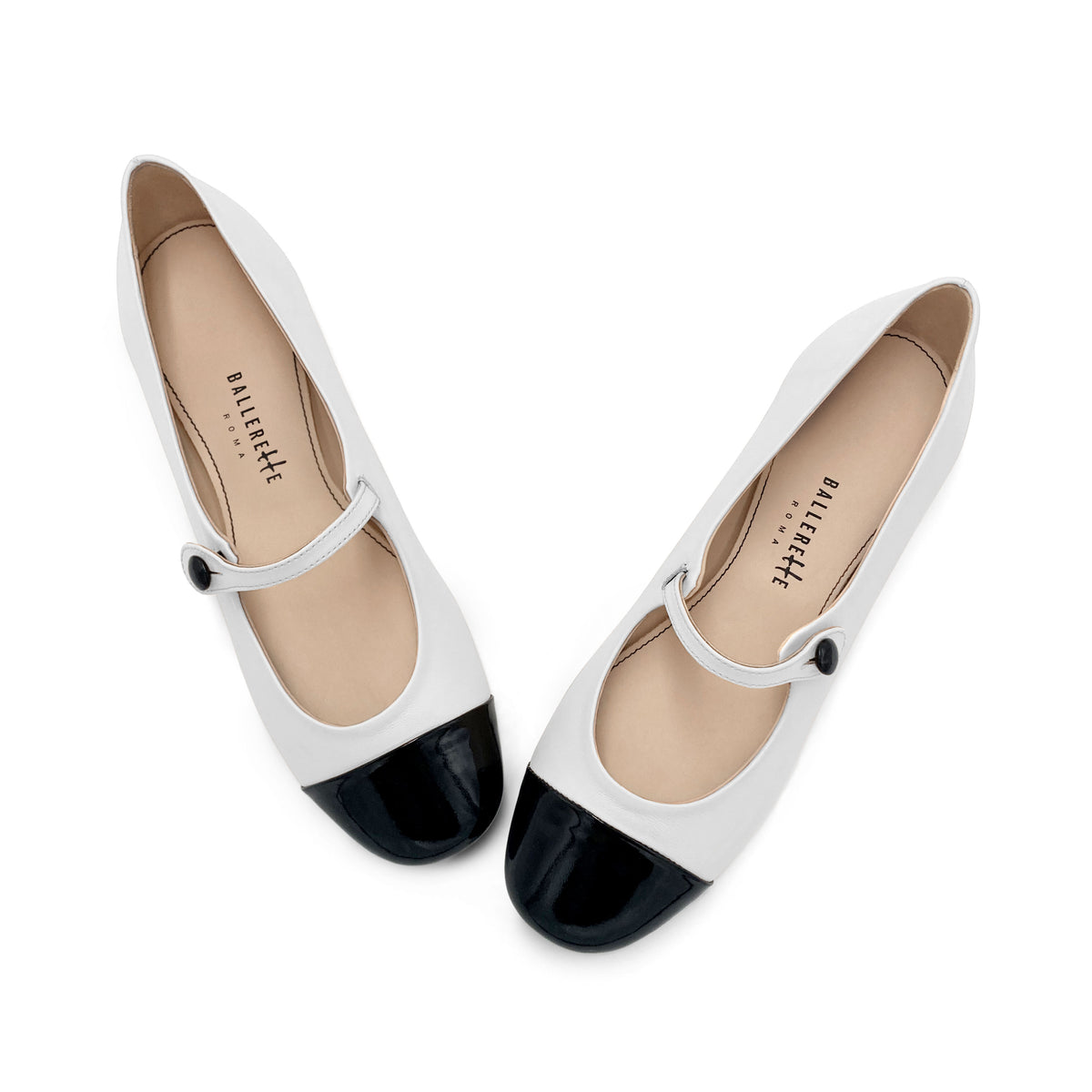 Ballerine Mary Jane bianche in pelle con cinturino e punta in vernice