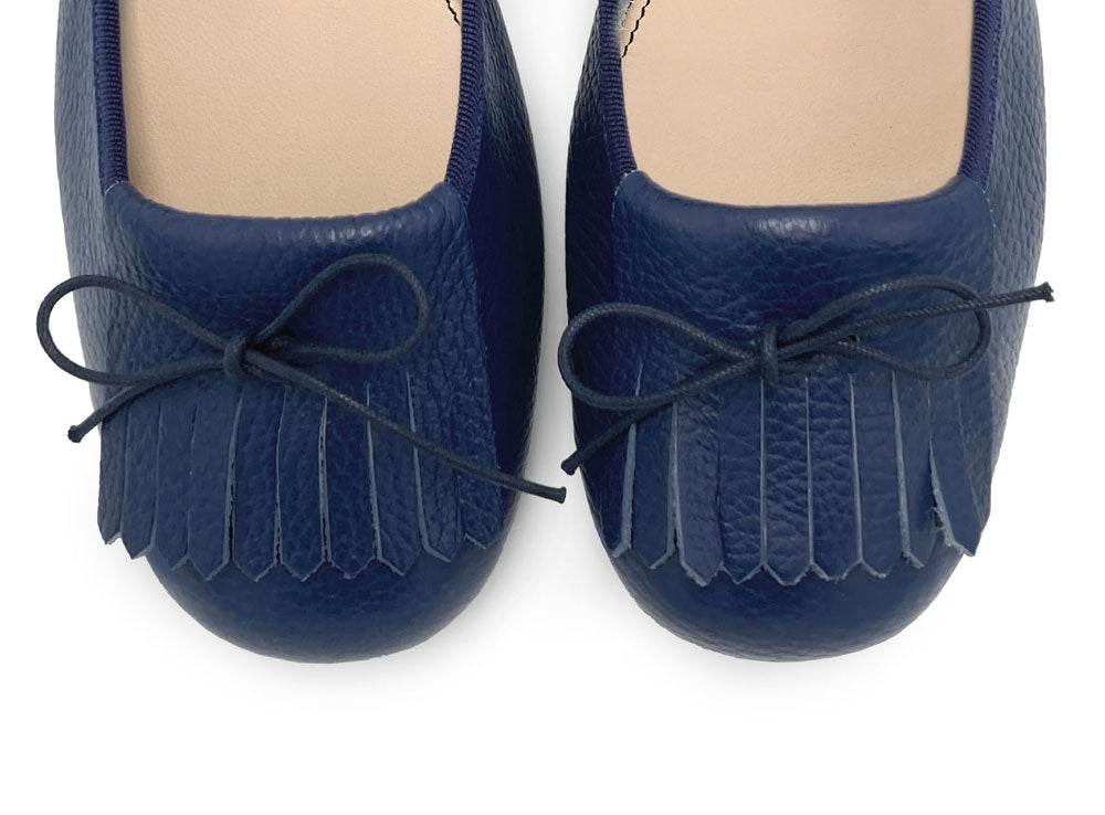 Mocasines de mujer azules de piel con flecos 
