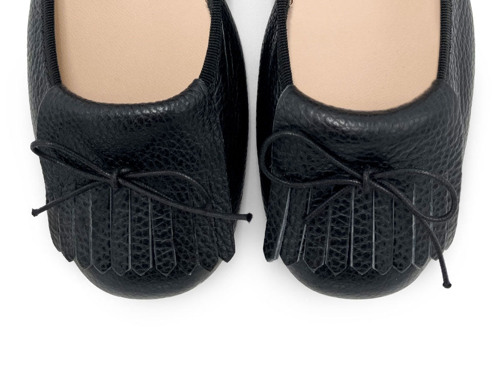 Mocasines de mujer negros de piel con flecos