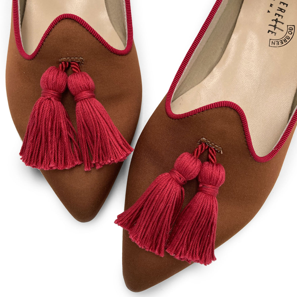 TT Go Green Collection - Mocassini donna marroni in raso eco e nappine fucsia