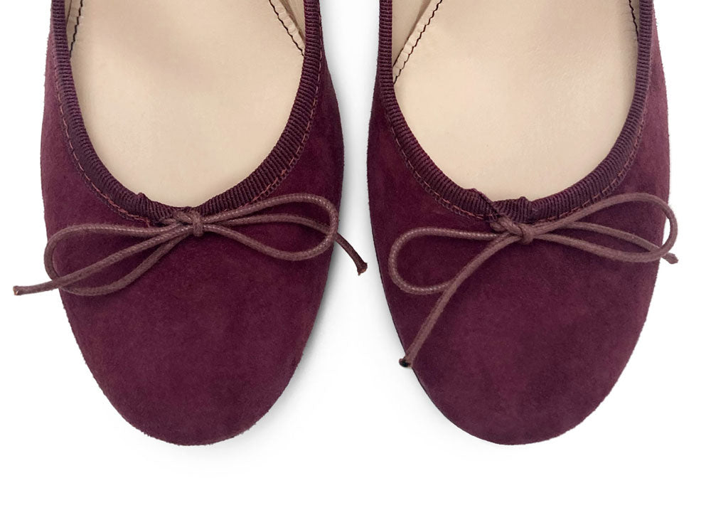 Bordeauxrote Damen-Décolleté-Ballerinas aus Wildleder mit hohem Absatz