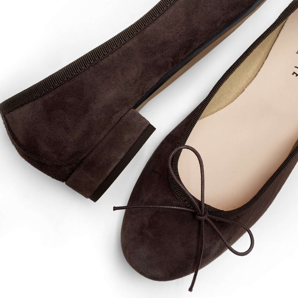 Ballerines en daim marron à talon