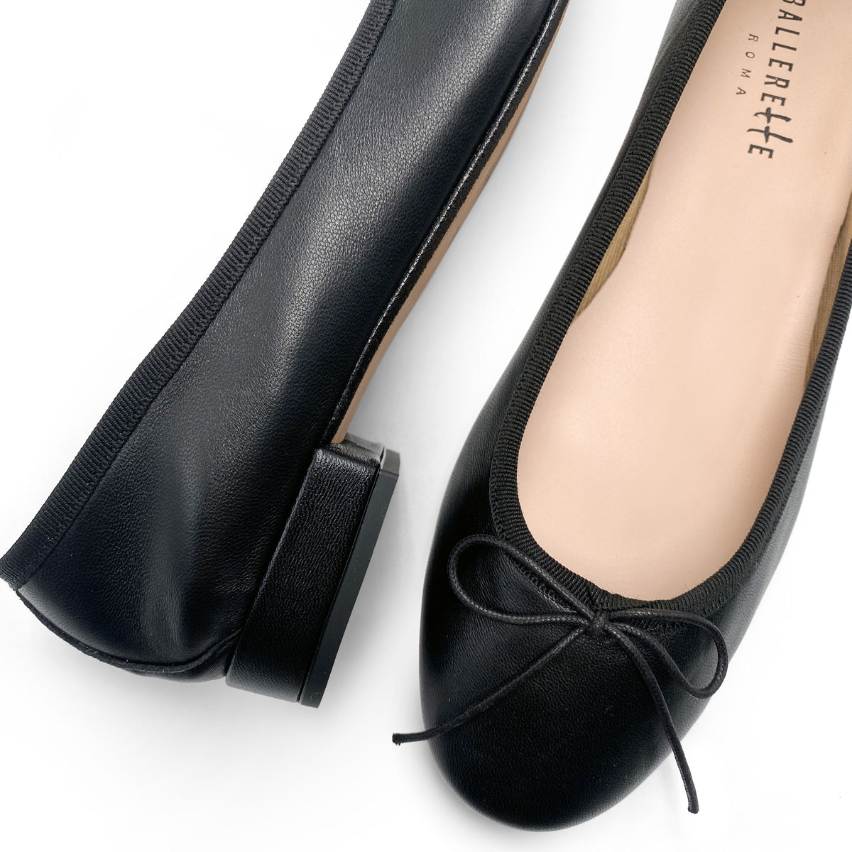 Schwarze Lederballerinas mit Absatz