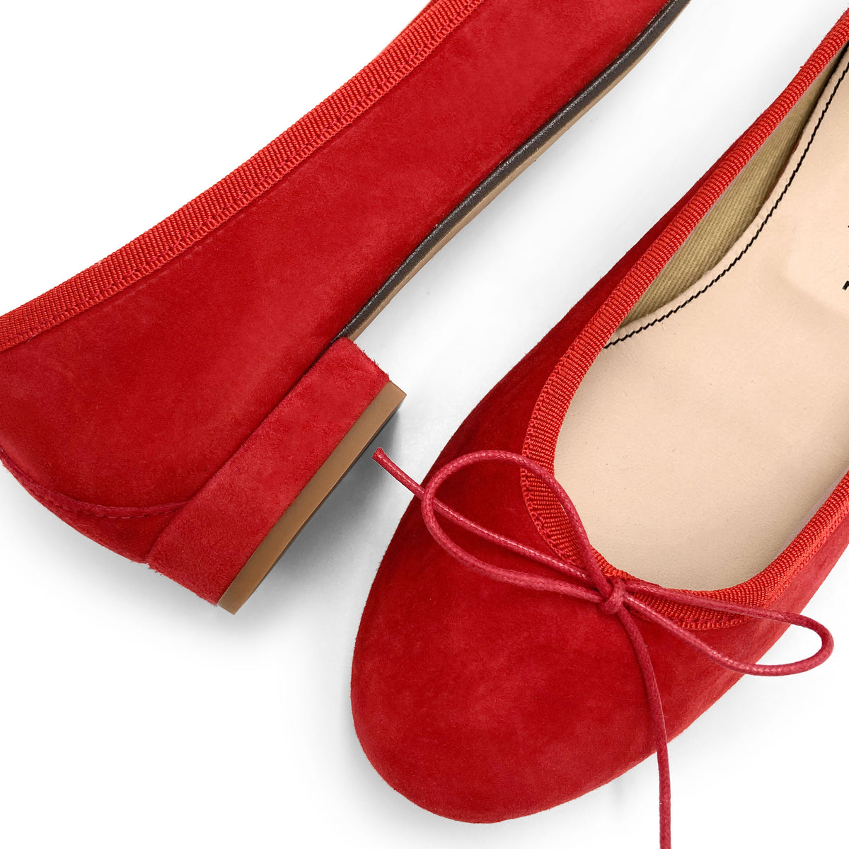 Rote Wildlederballerinas mit Absatz
