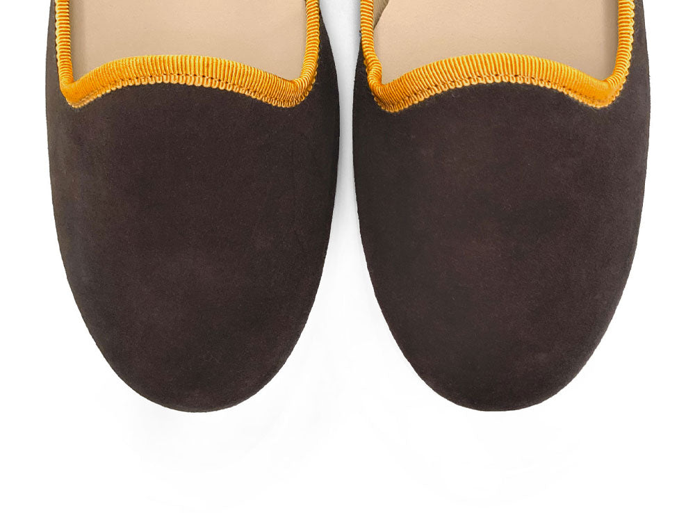 Slippers donna in camoscio marrone testa di moro e dettagli ocra