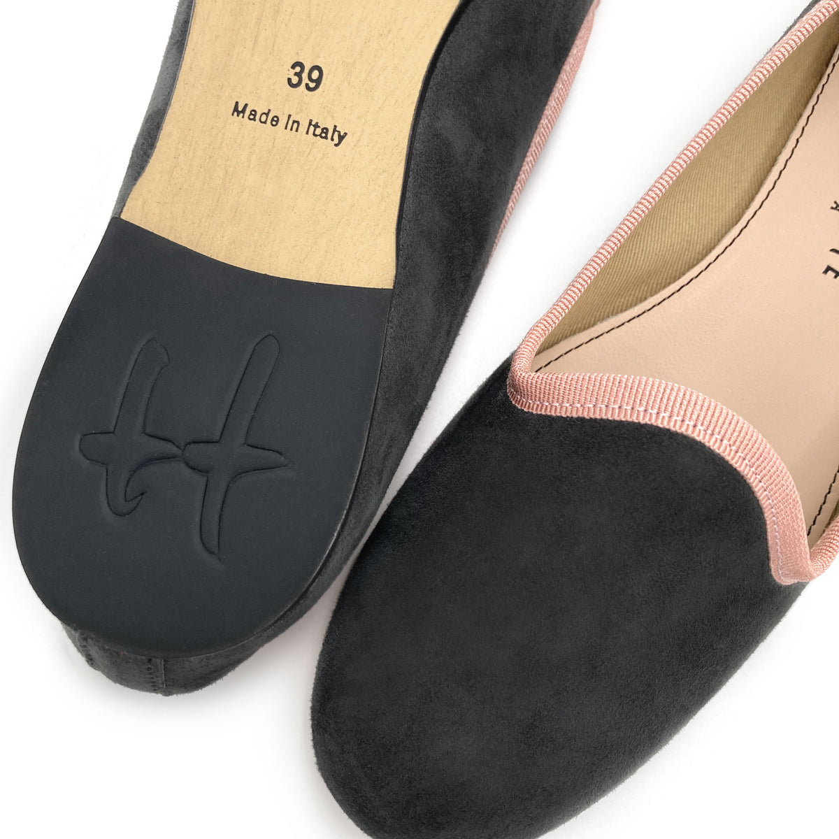 Women’s loafers in smoky grey suede with pink details