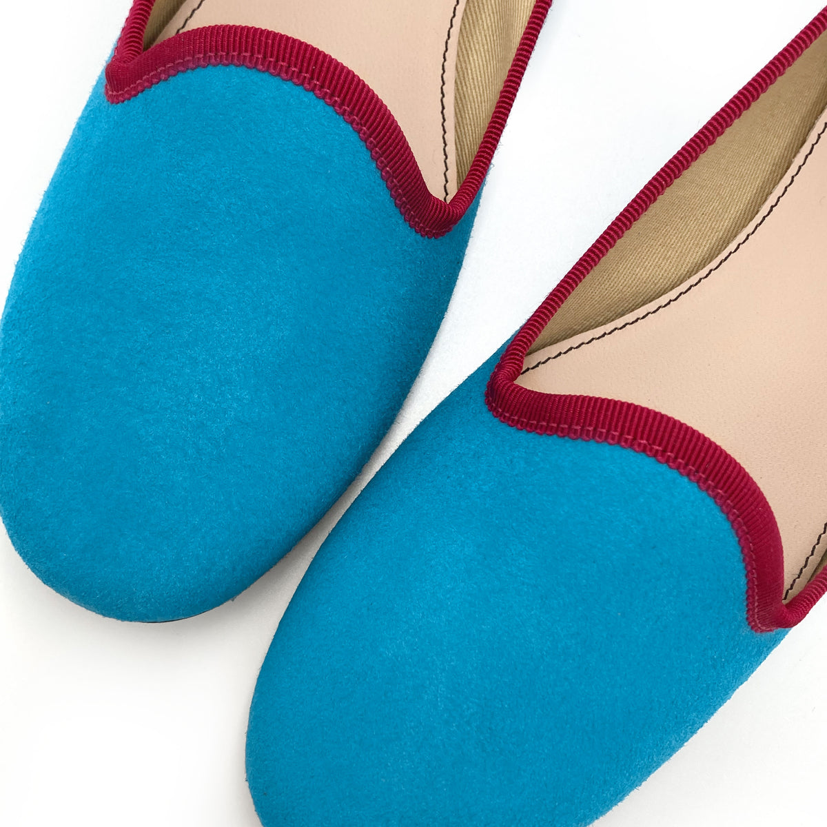 Slippers donna in camoscio turchese e dettagli fucsia