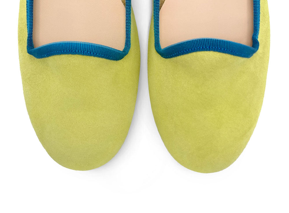 Damen-Loafers aus Wildleder in Limegrün mit Petrolblauen Details